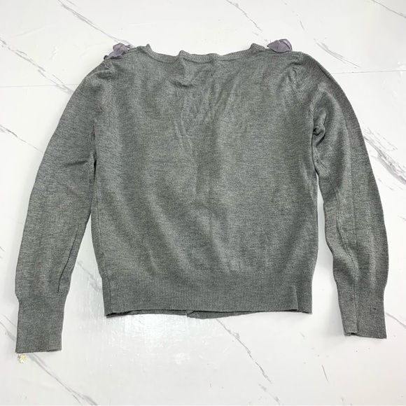 Zara Gray Ruffled Button Down Semi Cropped Lightweight Sweater Size Small - Picture 3 of 9